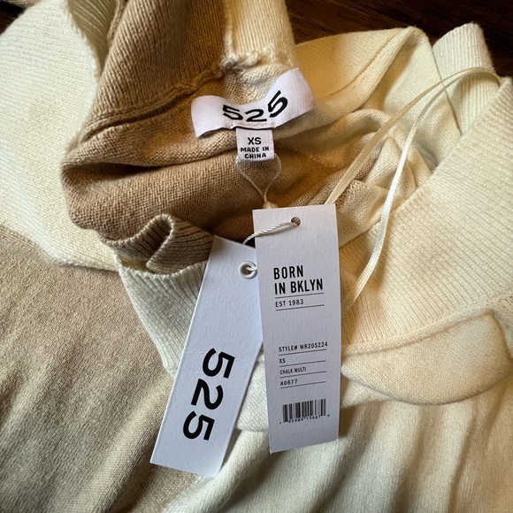 NWT 525 America Two Tone Cutout Sweater - Picture 2 of 3